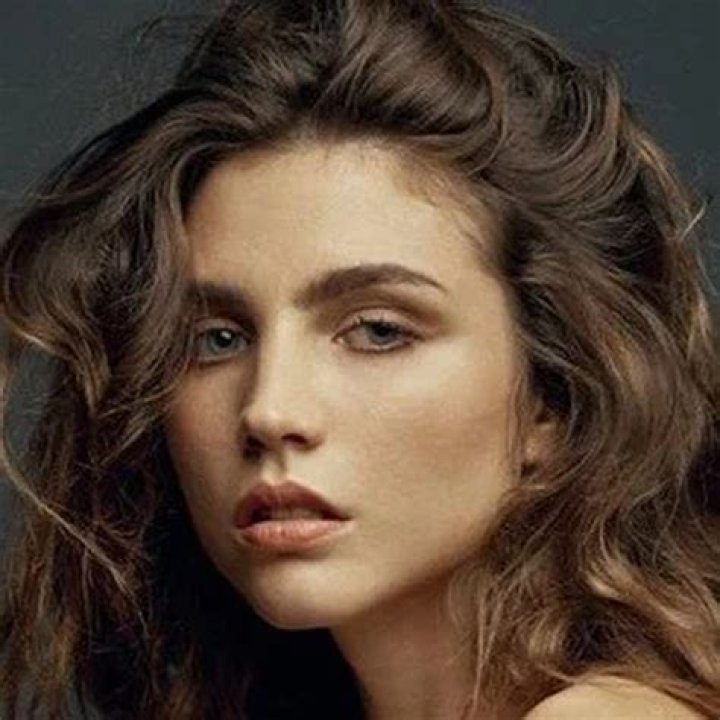 Christa Miller - Bio, Age, Wiki, Facts and Family |