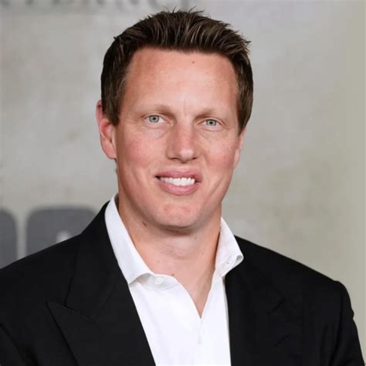 Peter Dunn CBS Wife Age, Wiki, Biography Salary, Net Worth & Wiki ·