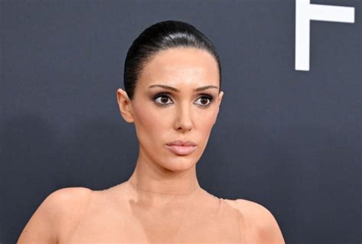Unveiling Bianca Censori's Body Measurements: Discoveries And Insights
