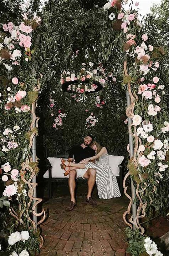 Unveiling The Story Behind Travis Kelce's Birthday: Surprises And Impact